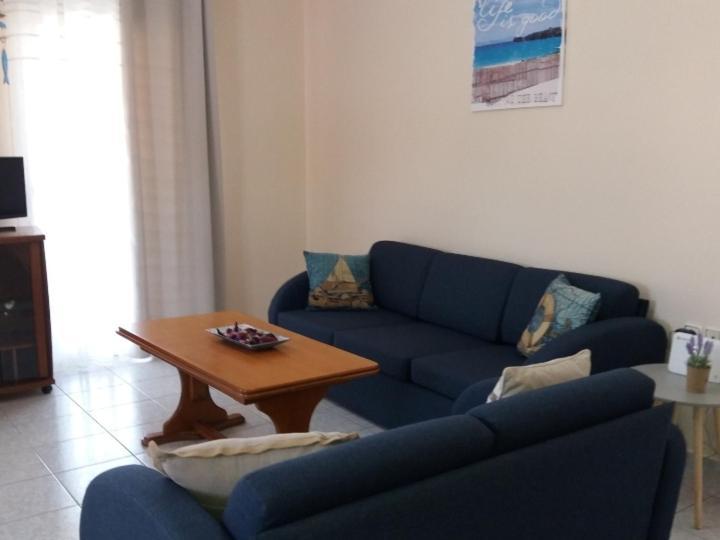 Elegant Apartment Near The Beach Néa Péramos エクステリア 写真