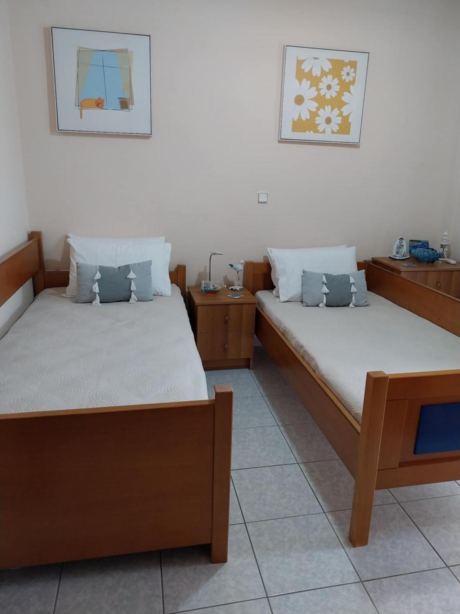 Elegant Apartment Near The Beach Néa Péramos エクステリア 写真