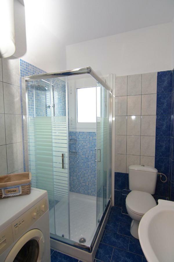 Elegant Apartment Near The Beach Néa Péramos エクステリア 写真