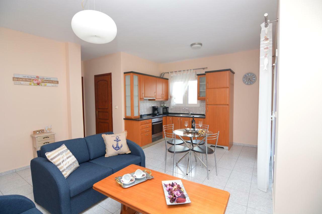 Elegant Apartment Near The Beach Néa Péramos エクステリア 写真