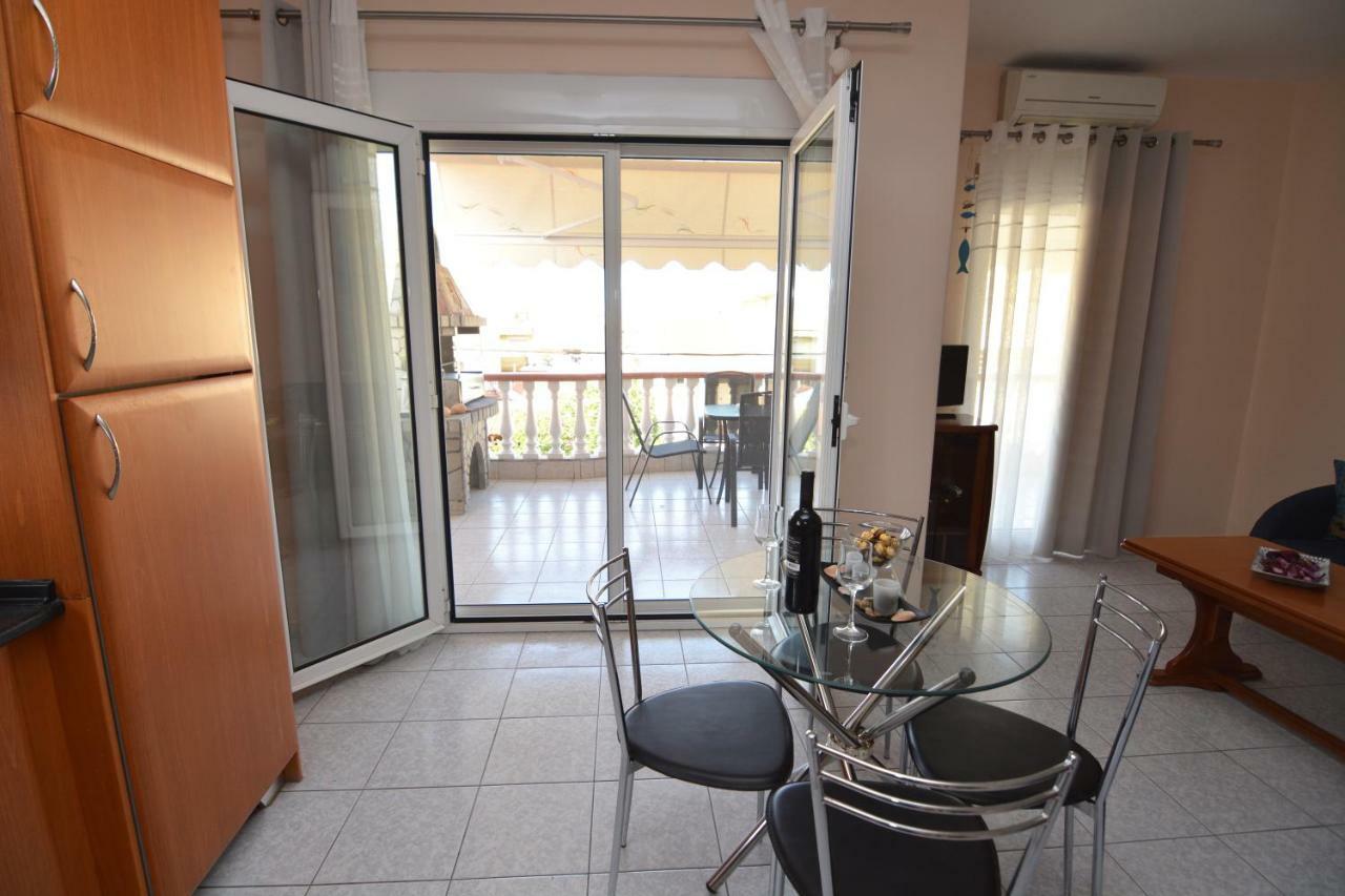 Elegant Apartment Near The Beach Néa Péramos エクステリア 写真